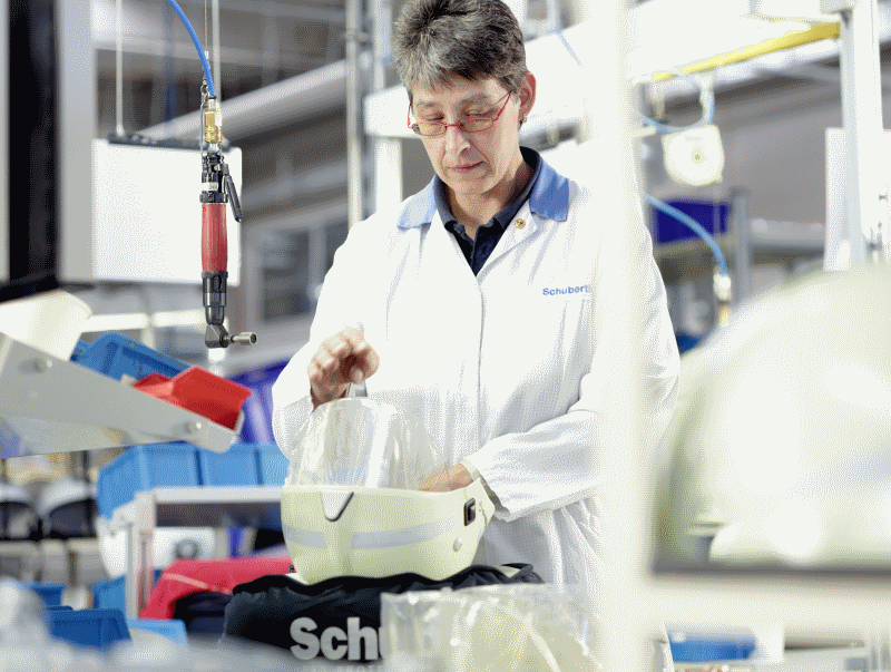 Mitarbeiter im Fokus: Sie befragte das Unternehmen zu Verbesserungsvorschlägen.