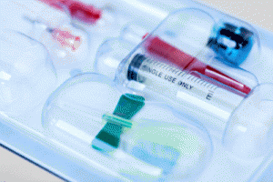Sterile Verpackungen: Eine Spezialität von A&D (© A&D Verpackungsmaschinenbau GmbH)