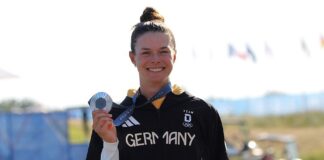 Die deutsche Esther Henseleit holte bei den Olympischen Spielen die Silbermedaille im Golf, knapp hinter der neuseeländischen Lydia Ko.